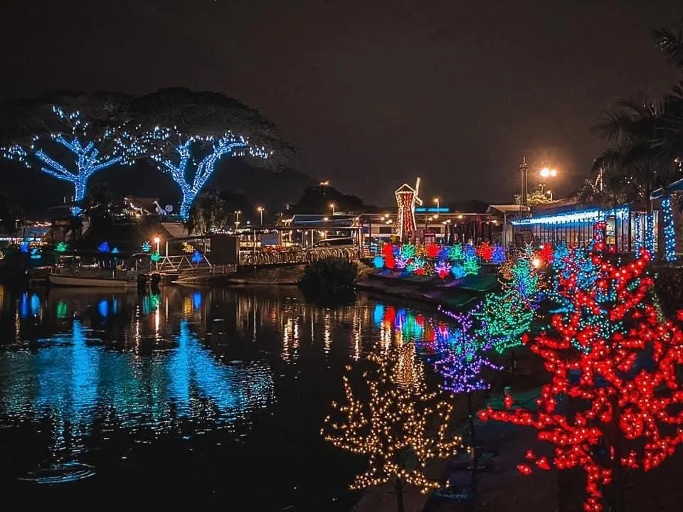 99 Wonderland Park