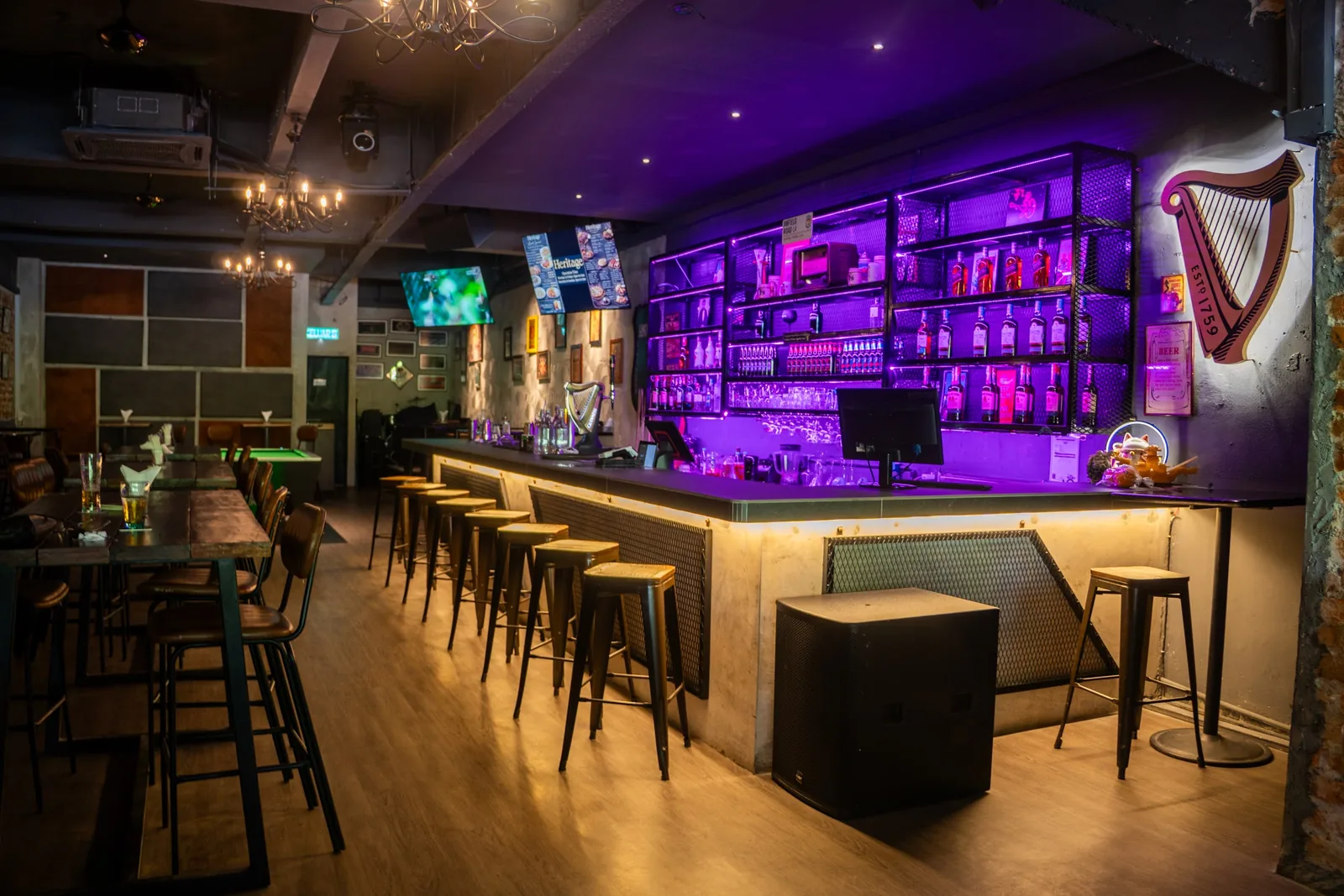 Heritage Bar by On Line Pub