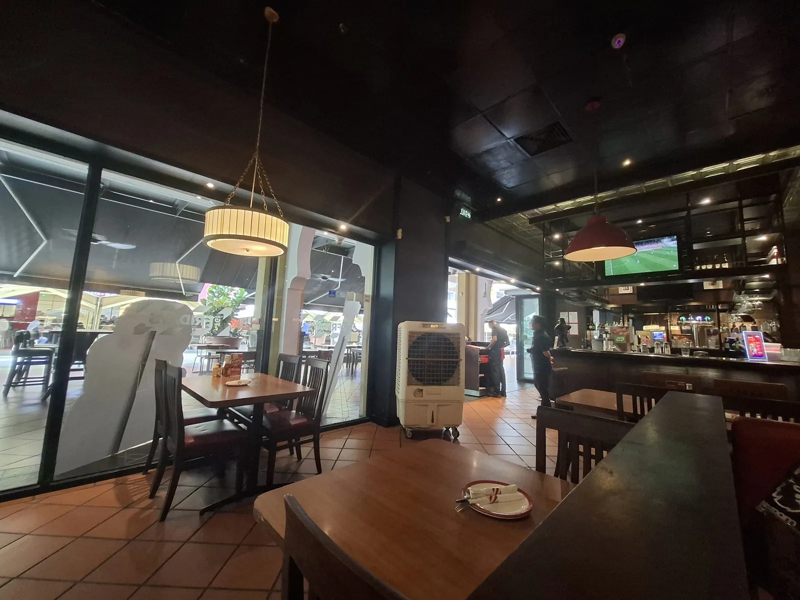 TGI Fridays The Curve