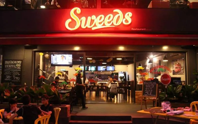 THE SWEEDS 1999 (SIGNATURE RESTAURANT)