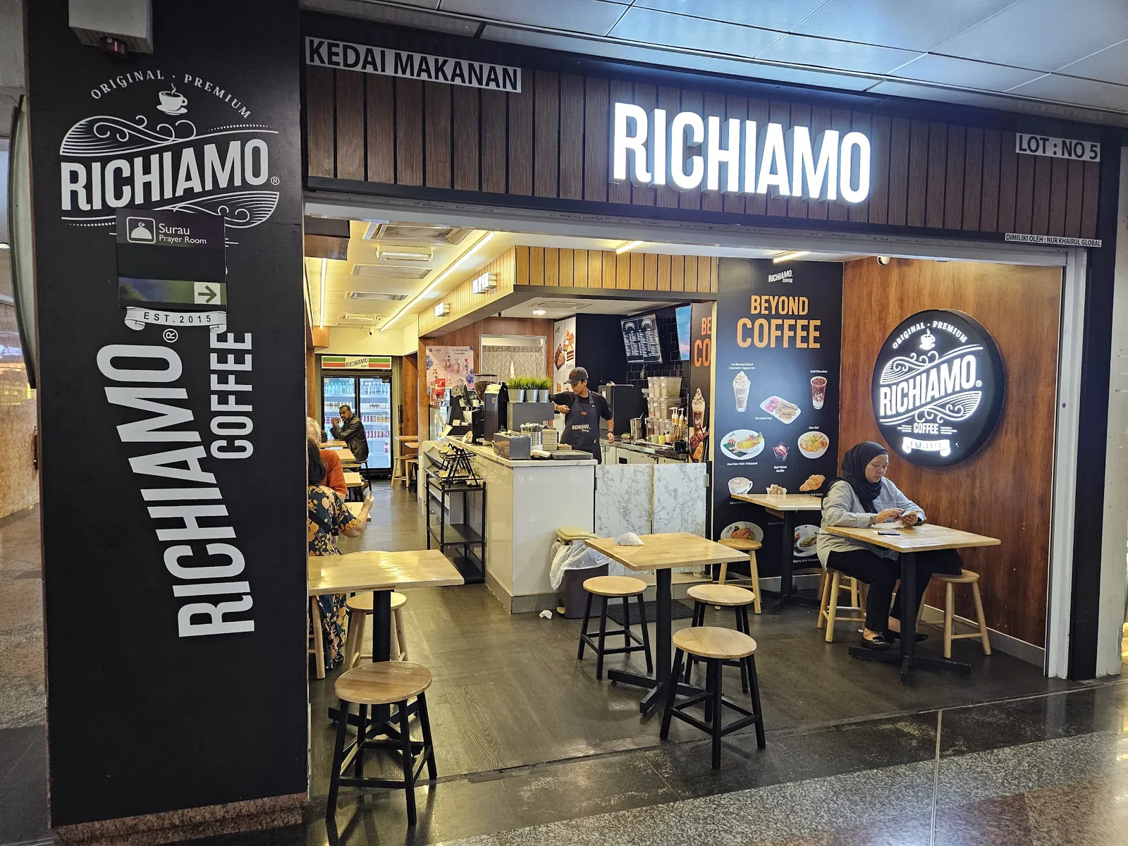 RICHIAMO COFFEE & MART KL SENTRAL