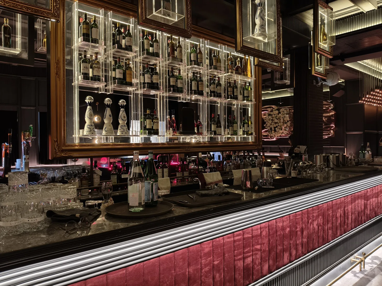 GLASSMANSION BAR