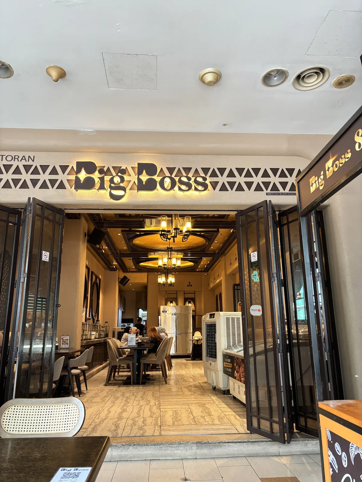 Big Boss • Publika