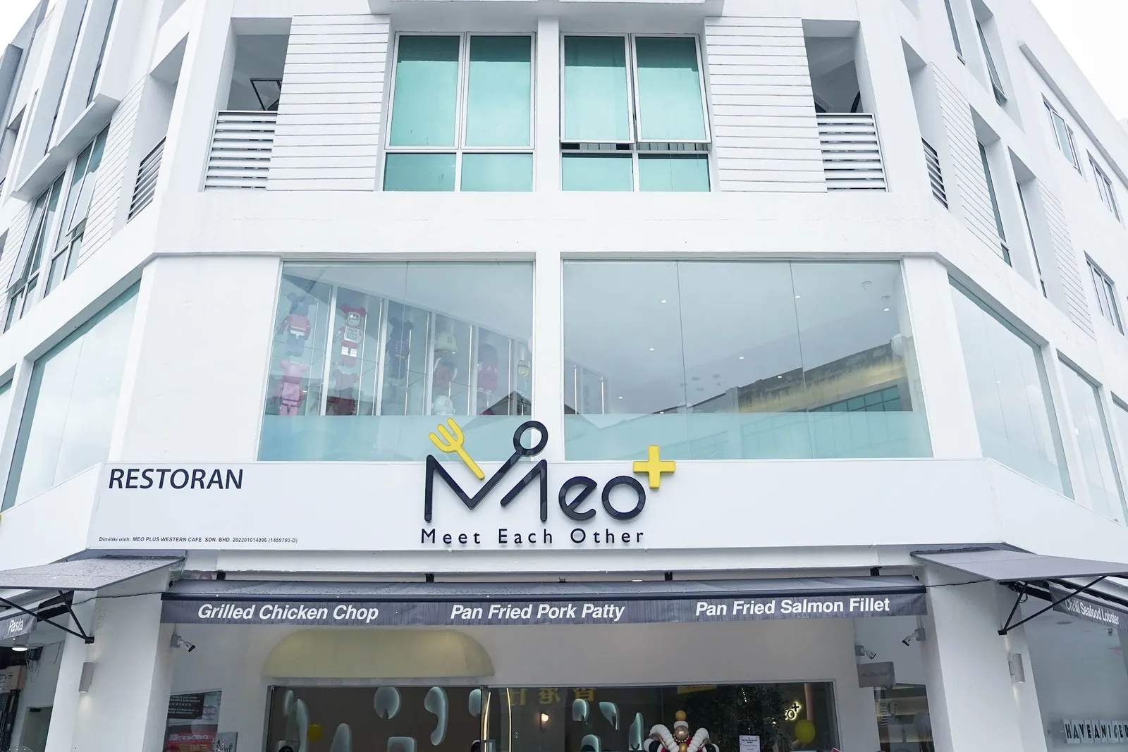 MEO PLUS CAFE